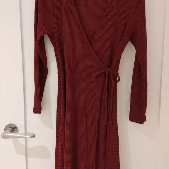 Old Navy wrap knit maroon dress - Picture 2 of 4